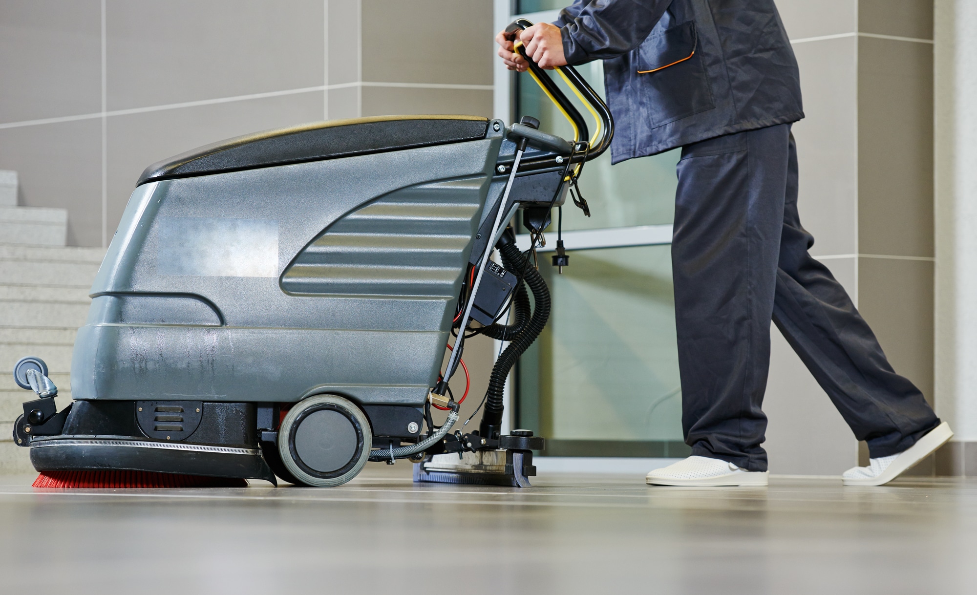 Floor cleaning machines for professional and industrial use